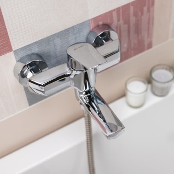 24720649-1d29-4b48-9ab5-438189360417_Baterija-za-kadu-MINOTTI-PRIMA-sa-preklopnom-lulom-2.jpg